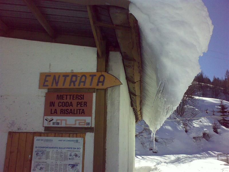 Effetto caduta neve partenza seggiovia singola (Medium).jpg